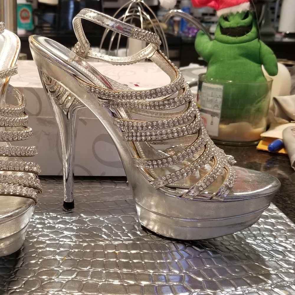 Silver Rhinestone Party Platform heels - Picture 2 of 4